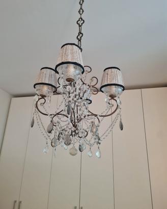 lampadario cristalli con cappellini