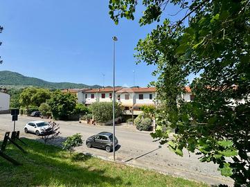 VILLA A SCHIERA A QUARRATA