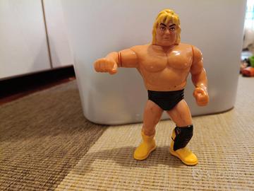 Action figure wrestling