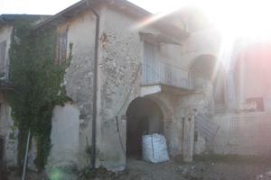 Cascina da ristrutturare