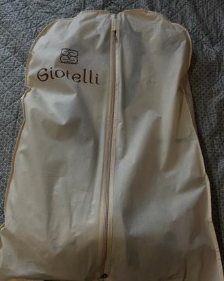 Completo uomo elegante per giornate speciali