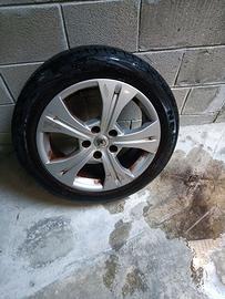 Ruote auto in lega con pneumatico estivo
