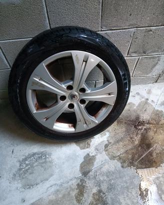 Ruote auto in lega con pneumatico estivo