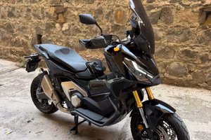 X ADV 750 BLACK