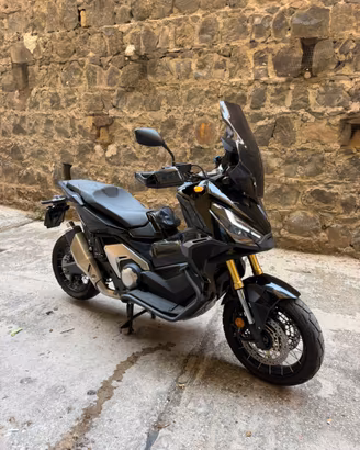 X ADV 750 BLACK