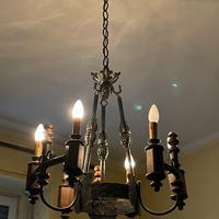 Lampadario in ferro battuto