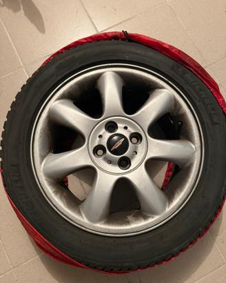 4 cerchi con gomme