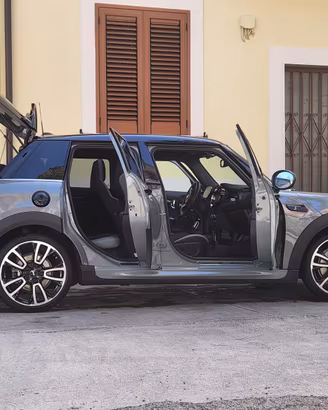 MINI Cooper S versione JCW