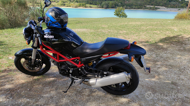 Ducati Monster 695