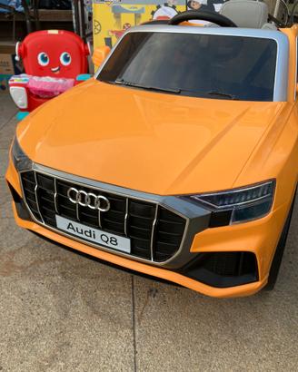 Macchina Auto elettrica per bambini 12V Audi Q8