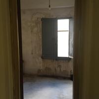 Casa rurale con terreno adiacente edificabile