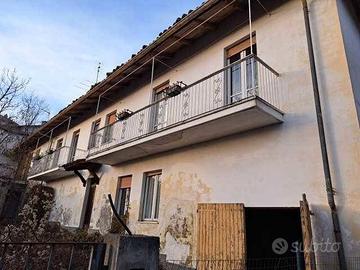 Immobile in asta di 334 m² con 1 locale e box auto