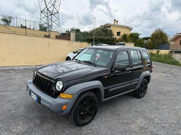 Jeep Cherokee 2.8 CRD Sport