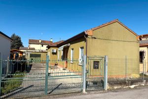 CAVARZERE: 107B: Casa singola con scoperto