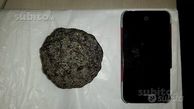 Fermacarte spaziale piovuto dal cielo