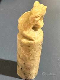 Il Guardiano D'Alabastro:Antico Sigillo del Follet