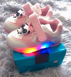 Sneakers Bimba Panda con Luci LED 🐼 taglia [22]