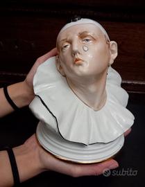 scultura artistica capodimonte firmata Pierrot