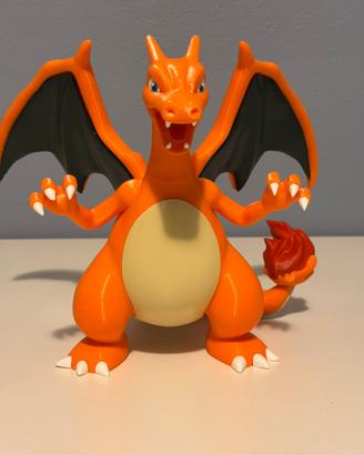 Charizard statua