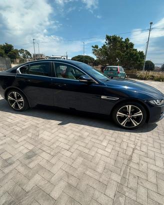 Jaguar XE 2.0D Prestige Business Edition AWD 180