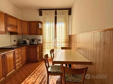 3 LOCALI A ANGOLO TERME