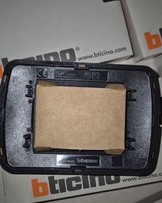 Placche Bticino Living in legno 3 posti L4803LNC