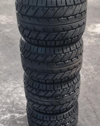 Gomme per Monster Truck 1:8 Traxxas Sledge.