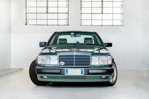 Mercedes-Benz W124 320 CE