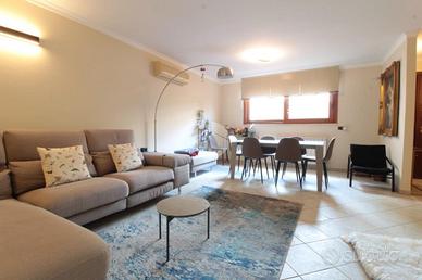 VILLA A SCHIERA A QUARTU SANT'ELENA