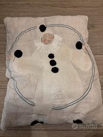 cuscino dipinto e ricamato a mano