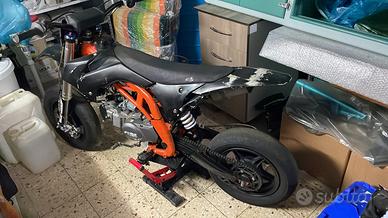 Pit bike