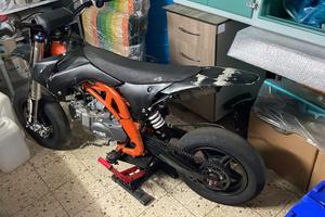 Pit bike