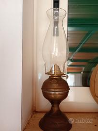 Lume antico a petrolio