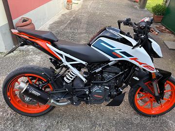 Ktm duke 125 leggere descrizione