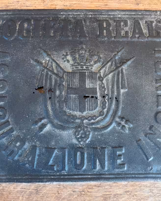 Insegna pubblicitaria REALE ASSICURAZIONI