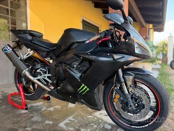 Yamaha R1