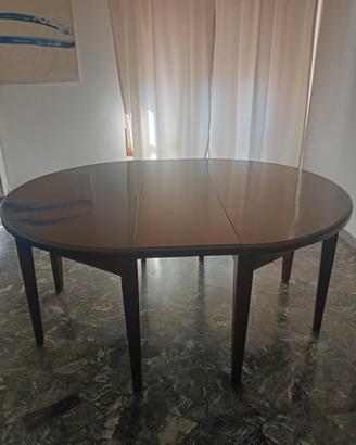 tavolo più sedie 