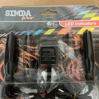 Frecce led sequenziali universali per moto