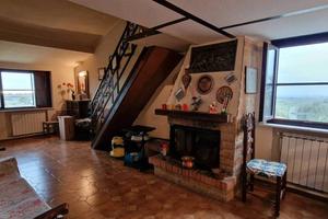 Rustico / Casale di 90 m² con 4 locali a Tarquinia