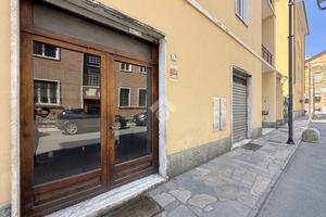 NEGOZIO A ACQUI TERME