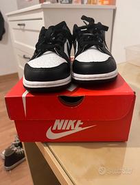 Nile Dunk Low “Panda”