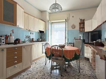 6 LOCALI A MANFREDONIA