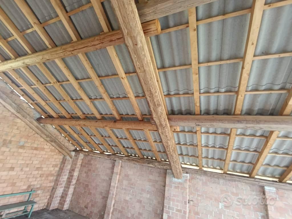 Rustico / Casale di 185 m² con più di 5 locali e b - Altro
