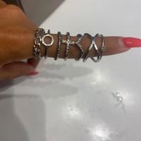 set 7 anelli bershka