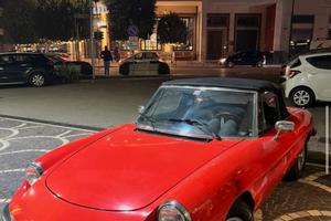 Alfa Romeo Spider 2000cc, 1982. Rossa. Perfetta.