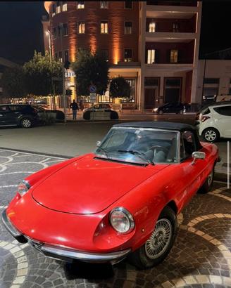 Alfa Romeo Spider 2000cc, 1982. Rossa. Perfetta.