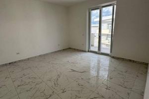Appartamento di 110 m² con 3 locali e box auto a S