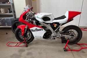 MOTO KIT 3 USO PISTA