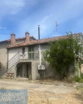 Rustico / Casale di 300 m² con più di 5 locali e b