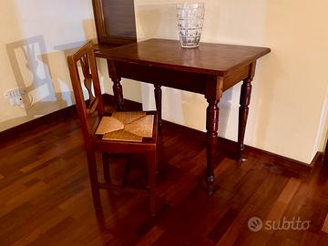 Tavolo  scrivania in noce con sedia